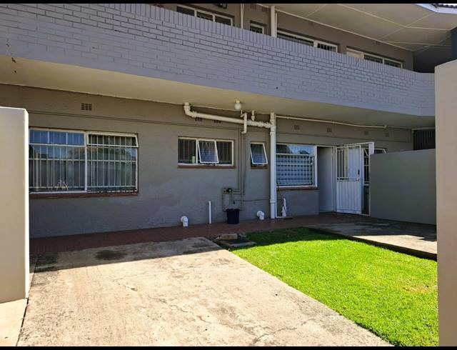 3 BEDROOM FLAT FOR SALE IN THREE RIVERS PROPER